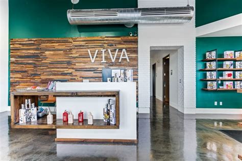 Viva Hair Studio .